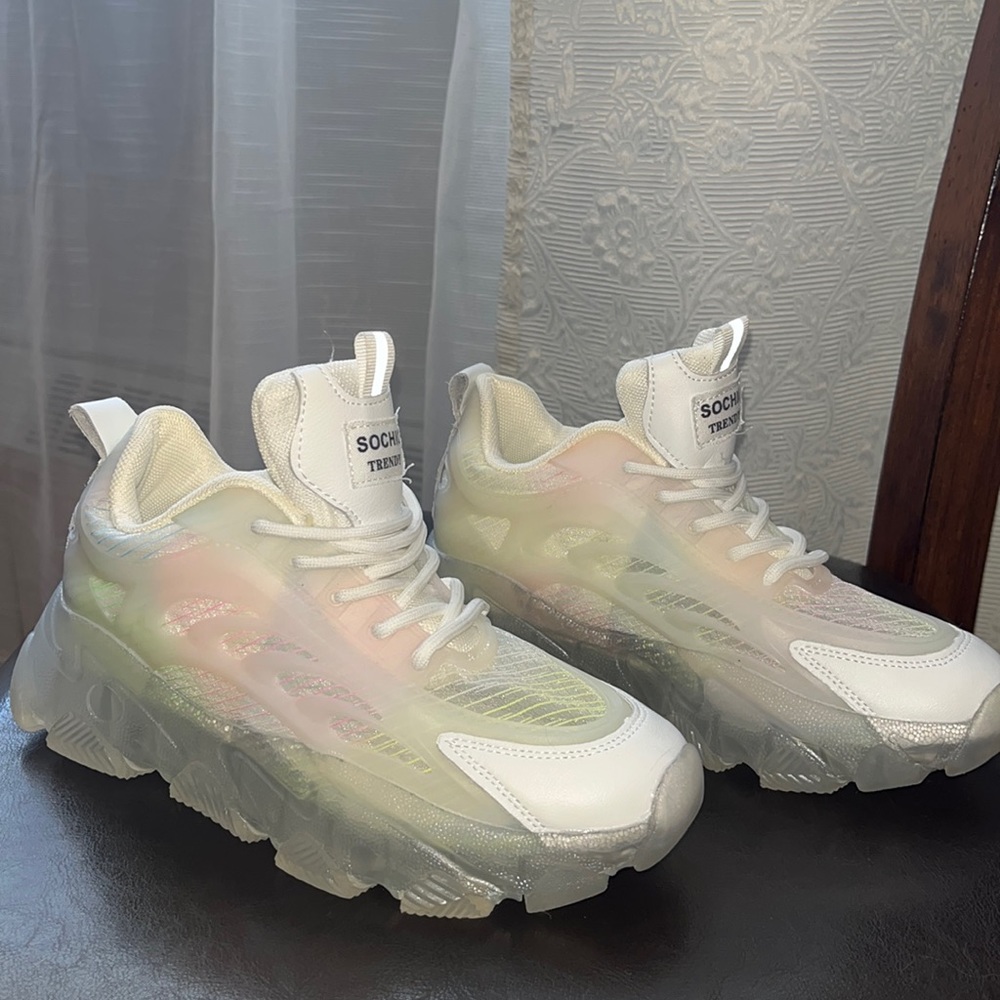 Sochic Sneakers